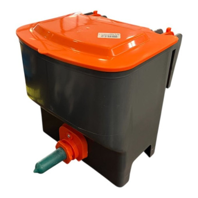 BALDE AMAMENTADOR PARA BEZERRO 5 LITROS E SUPORTE DE PAREDE BALDE AMAMENTADOR PARA BEZERRO 5 LITROS E SUPORTE DE PAREDE