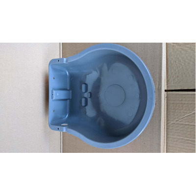 Comedouro Bovino Ou Suino 4 Lts Com Furação Para Parede Comedouro Bovino Ou Suino 4 Lts Com Furação Para Parede